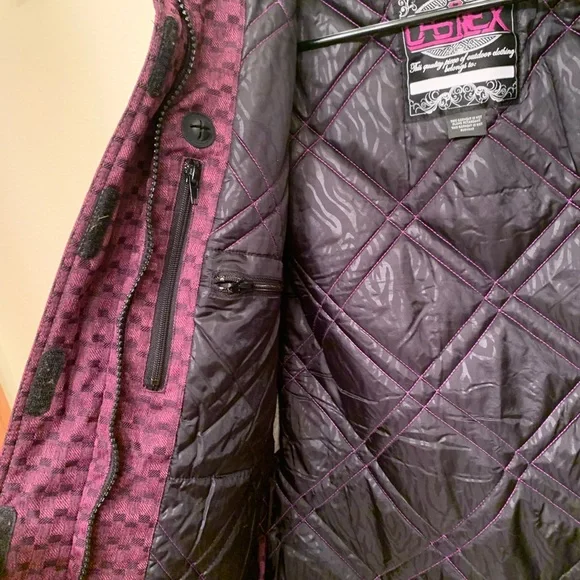 Castle X snowmobile jacket. Like new. Zip & velcro close. Removable hood. 5⭐️PA - Picture 3 of 6